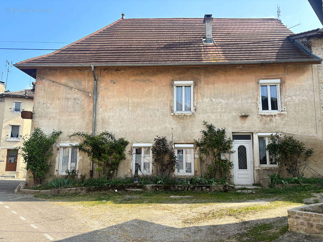Maison à SAINT-MARTIN-DU-MONT