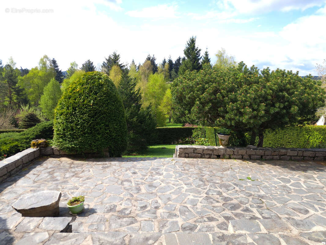 Maison à LE CHAMBON-SUR-LIGNON