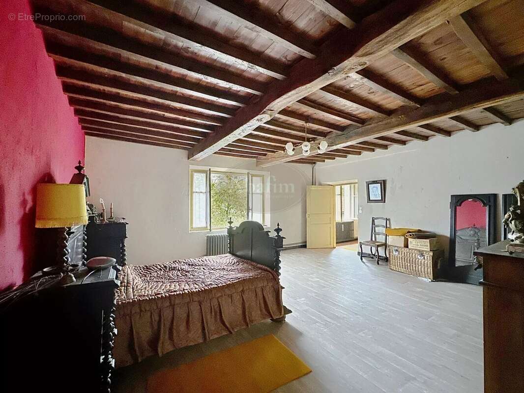 Maison à MONLEON-MAGNOAC