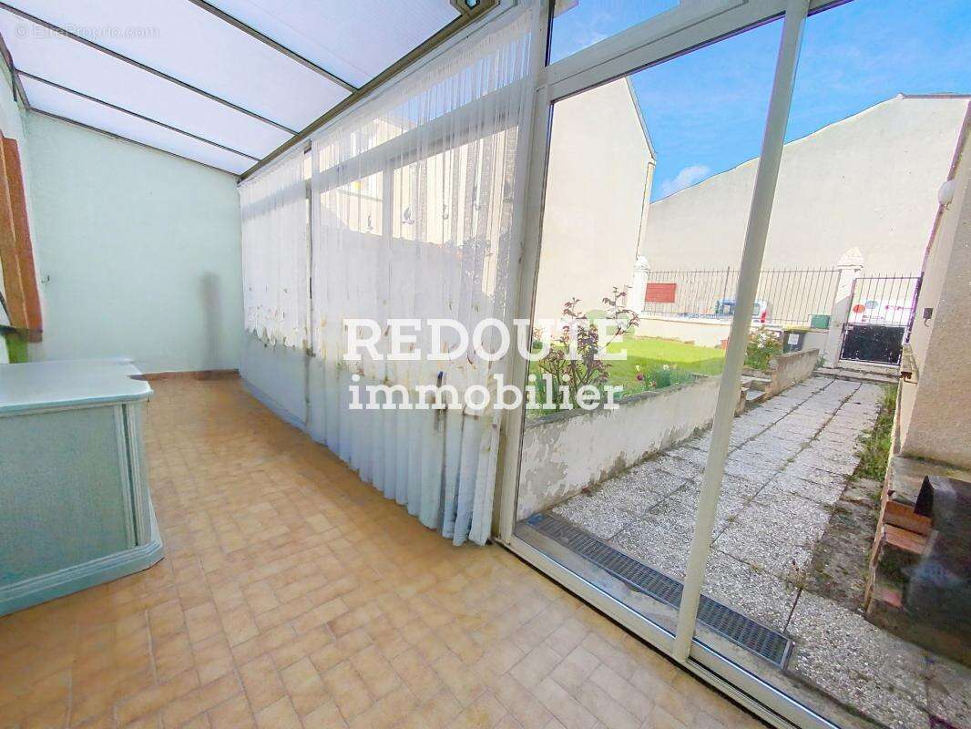 Maison T3 ( à rénover) avec jardin/garage/proche commodités - photo 3
