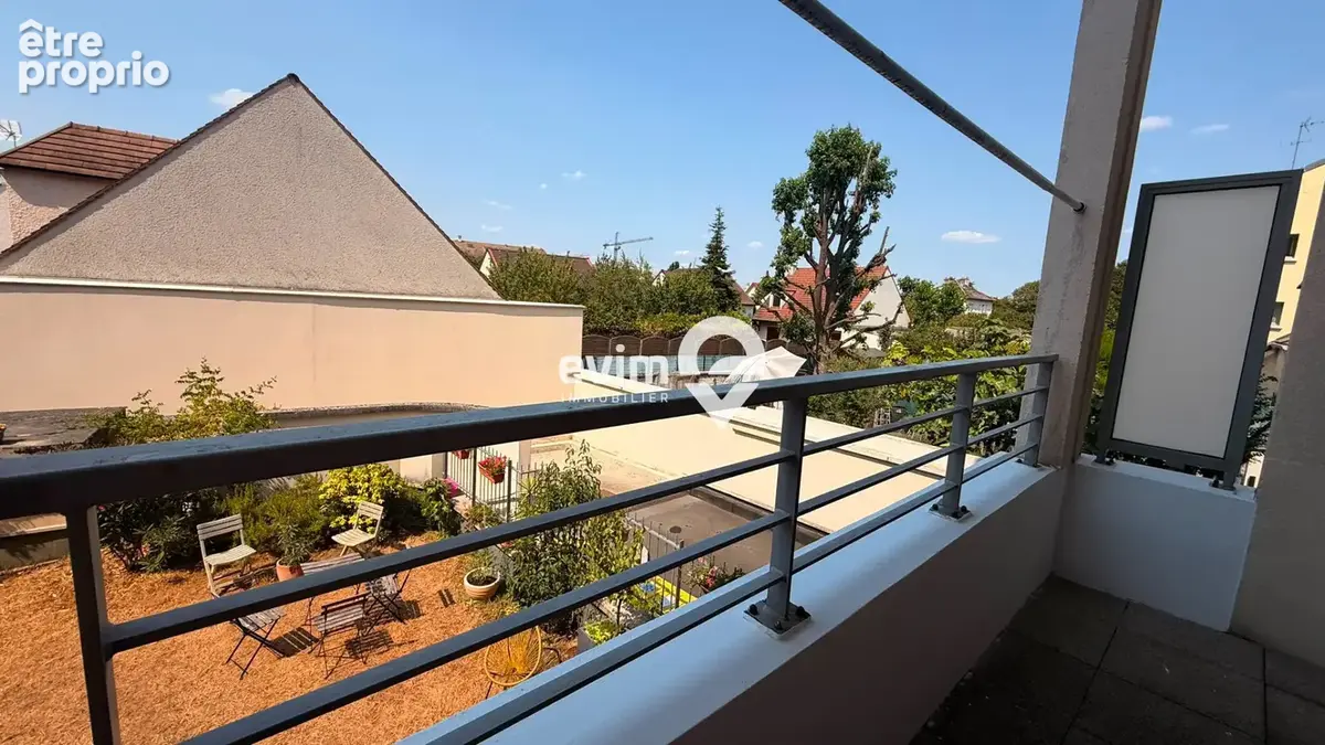 2 pièces récent avec balcon, parking et tramway à 10 minutes à pied ! - photo 3