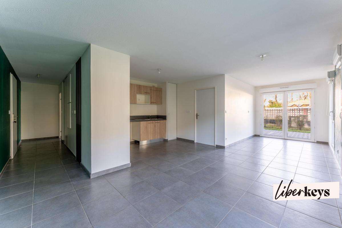 Appartement T3 I PESSAC I Jardin 60² I Terrasse 30 m² I 2 parkings en sous-sol - photo 4