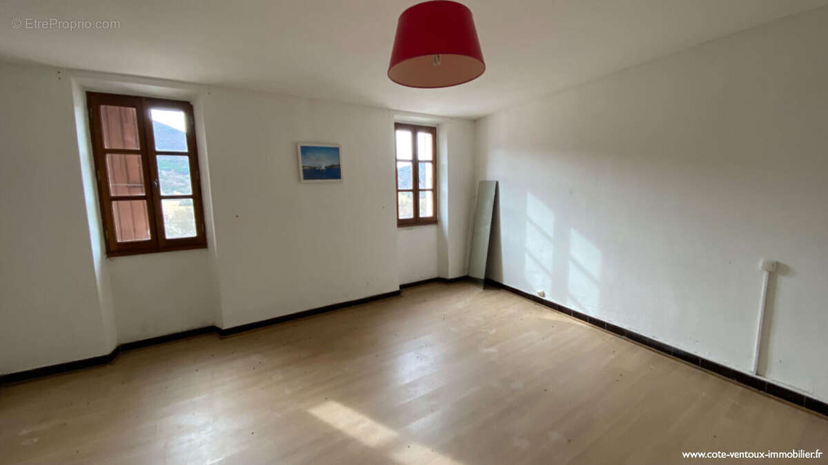 Maison à MONTBRUN-LES-BAINS