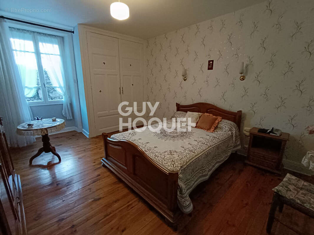 Appartement à NOIRETABLE