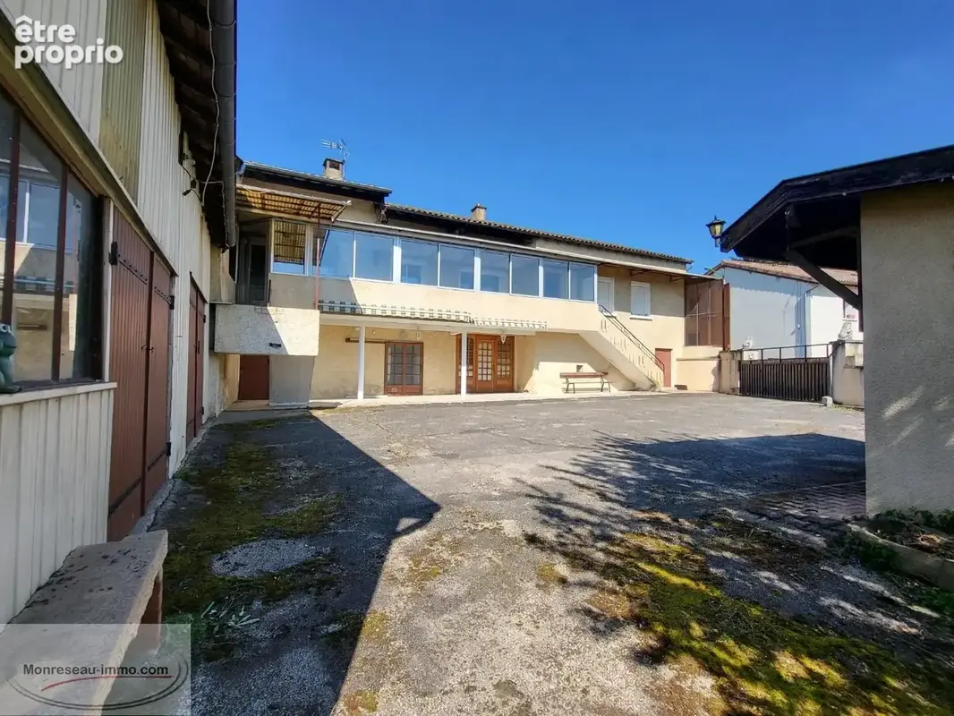 Ensemble Immobilier : 2 logements + dépendances + jardin (constructible) - photo 3
