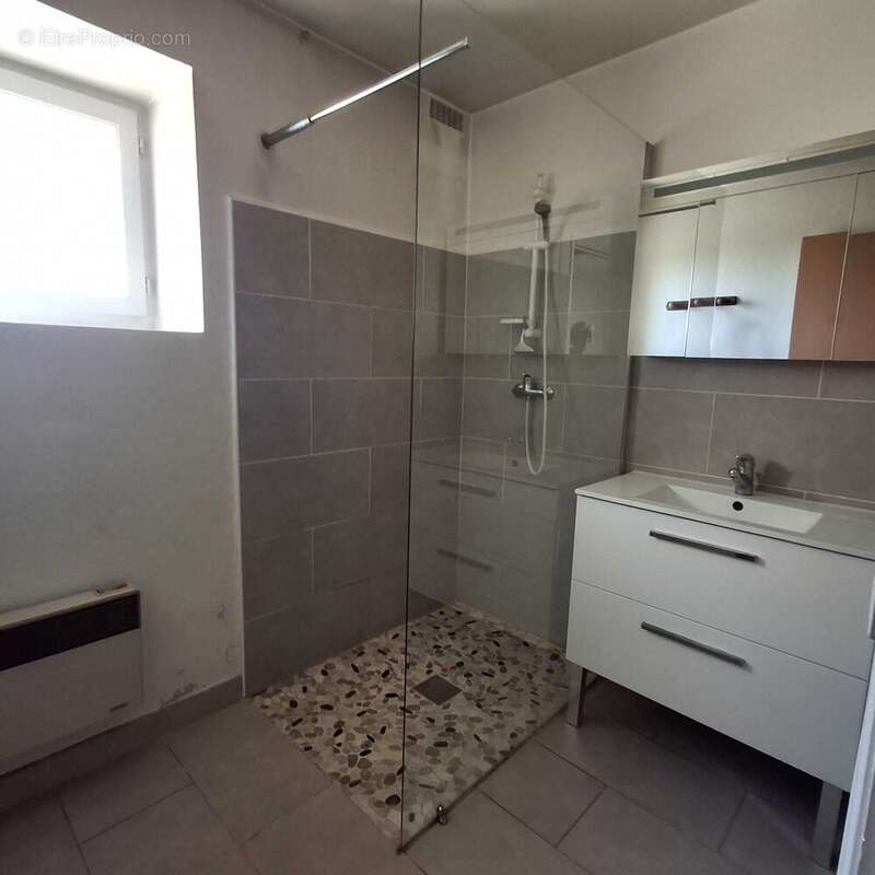 Maison à CHASSENEUIL-SUR-BONNIEURE