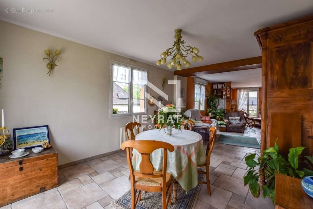 Maison à SAINT-MARTIN-SOUS-MONTAIGU