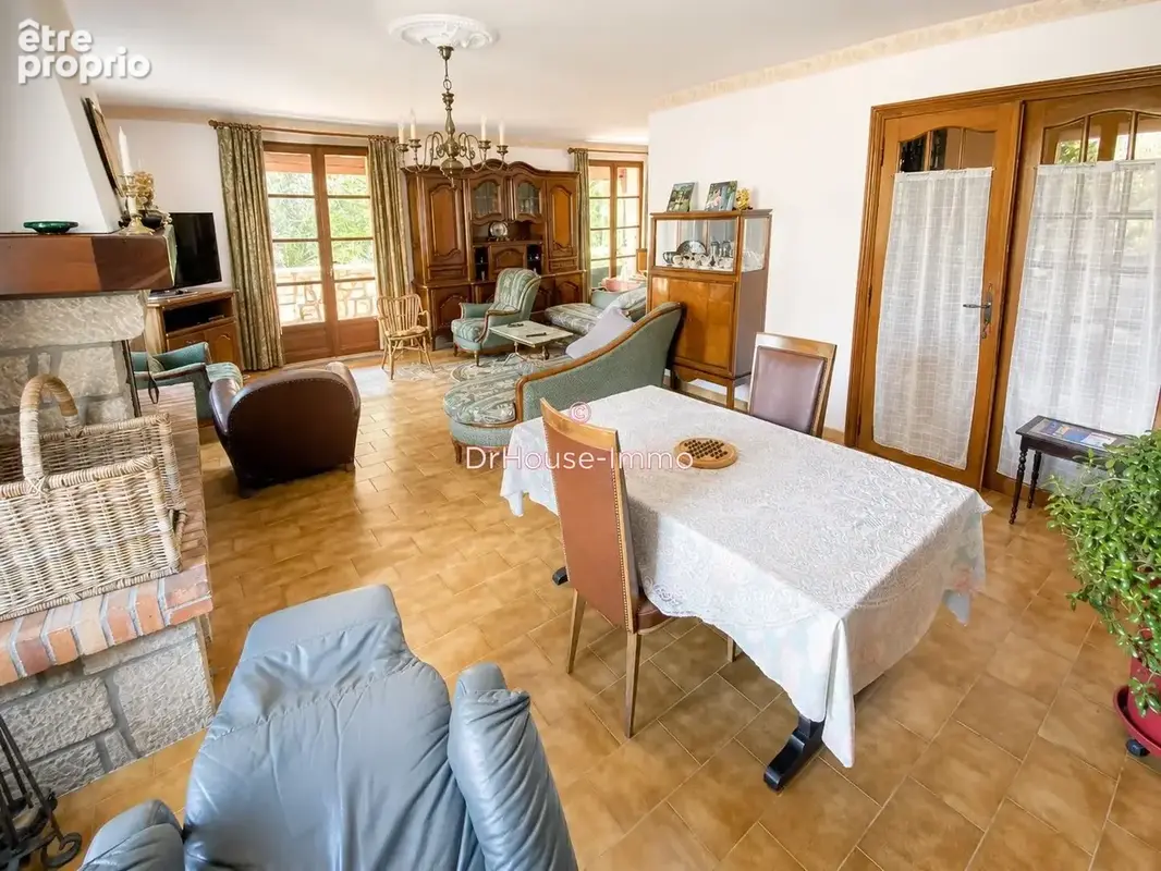 Maison 132 m² à Mayres  - photo 6
