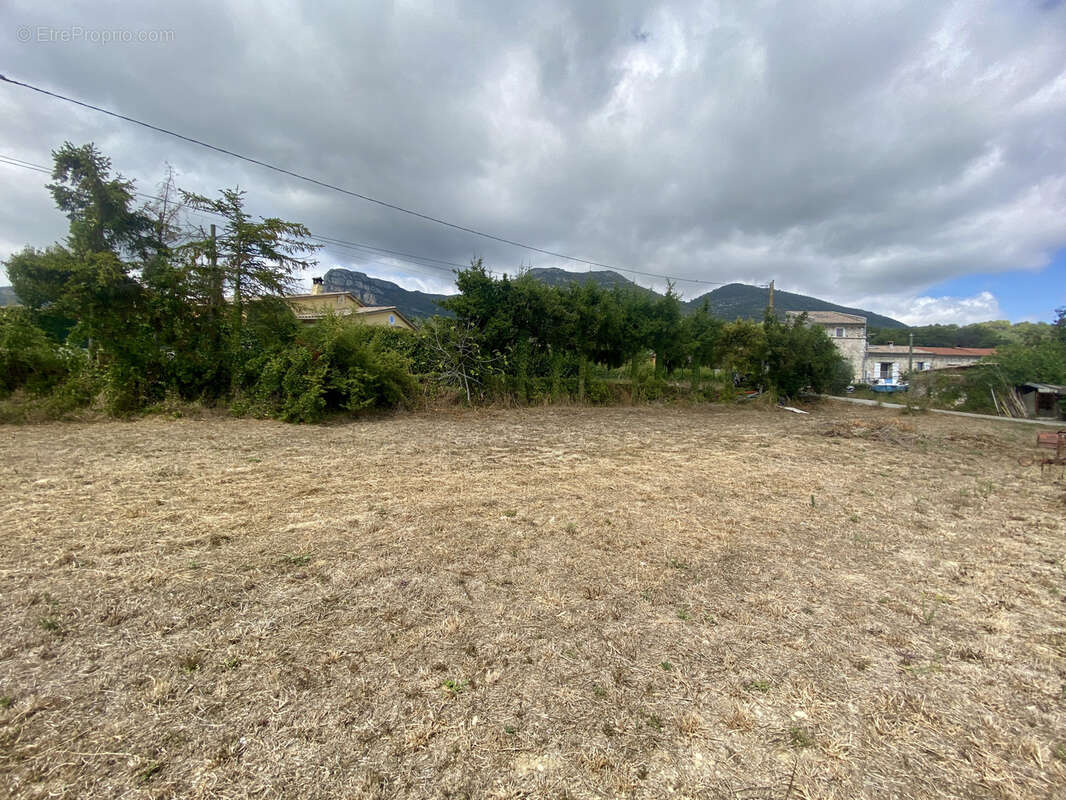 Terrain à SAINT-JEANNET