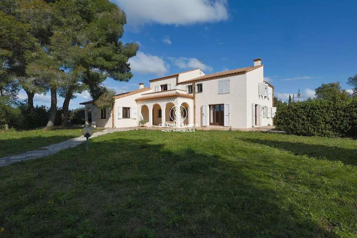 Maison à SAINT-ESTEVE