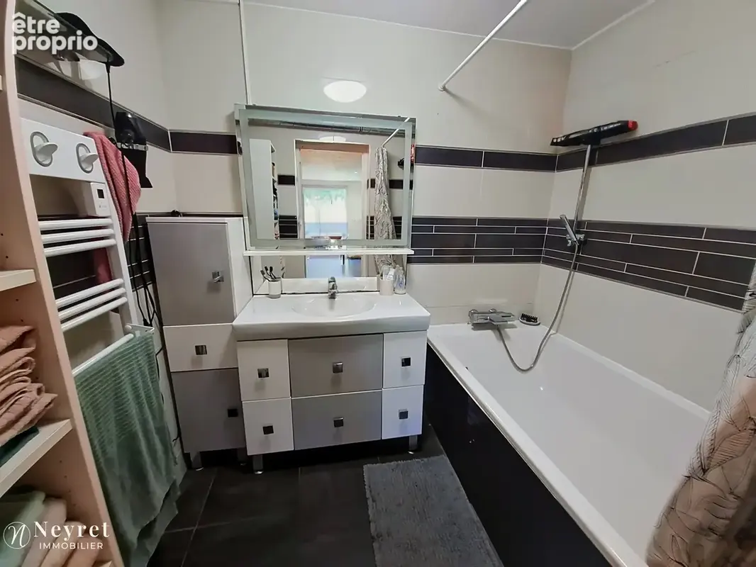 Coup de cœur assuré sur ce   T4 en Rez-de-jardin de 95,27 m2 avec cagibi et 180 m2 d'extérieur - photo 12