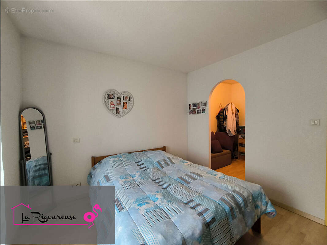 Maison à RADDON-ET-CHAPENDU