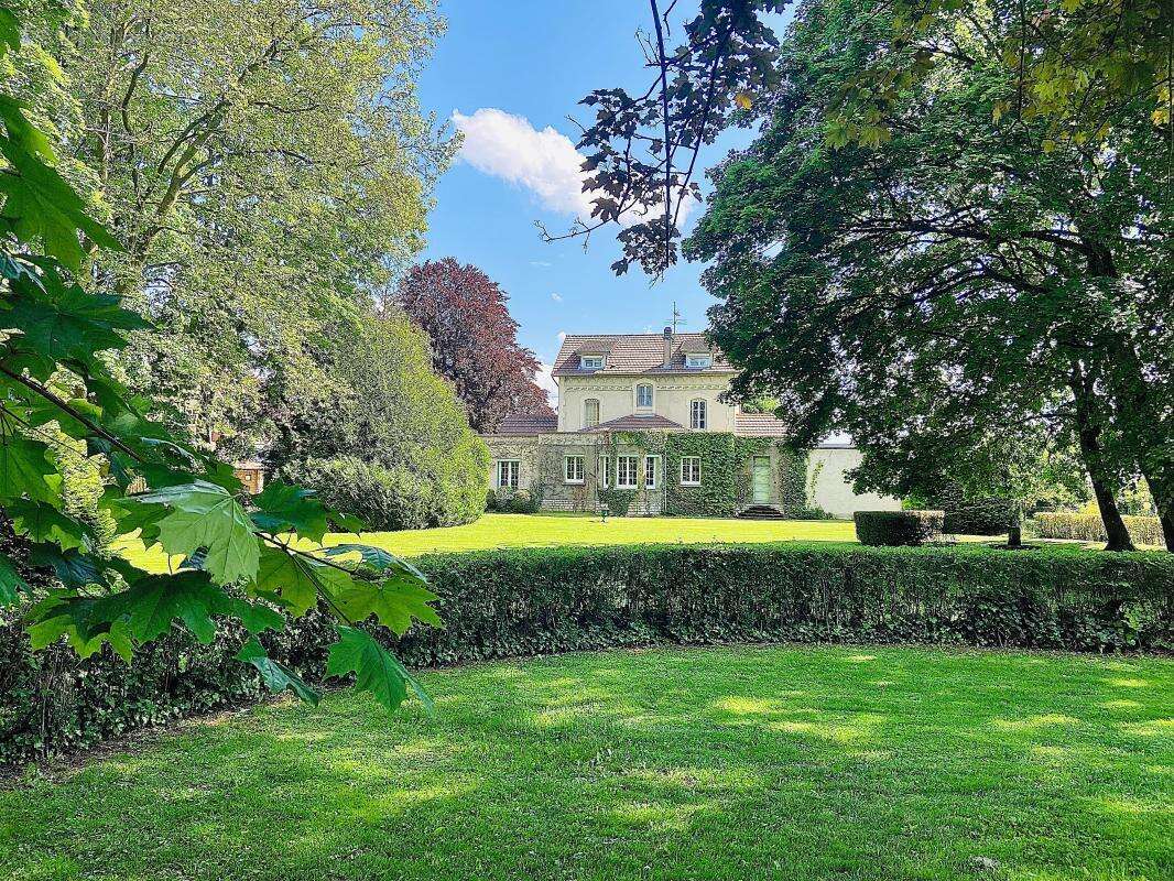 Maison de maître, 6 chambres, parc arboré de 4 566 m², dépendances - photo 6