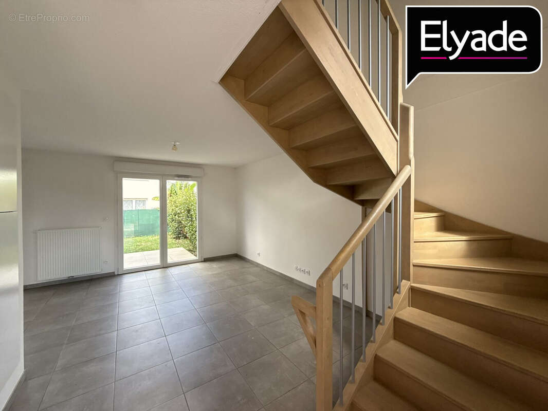 Maison 78 m² à La Salvetat-Saint-Gilles  - photo 6