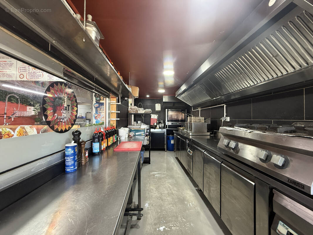 Commerce à GRUISSAN