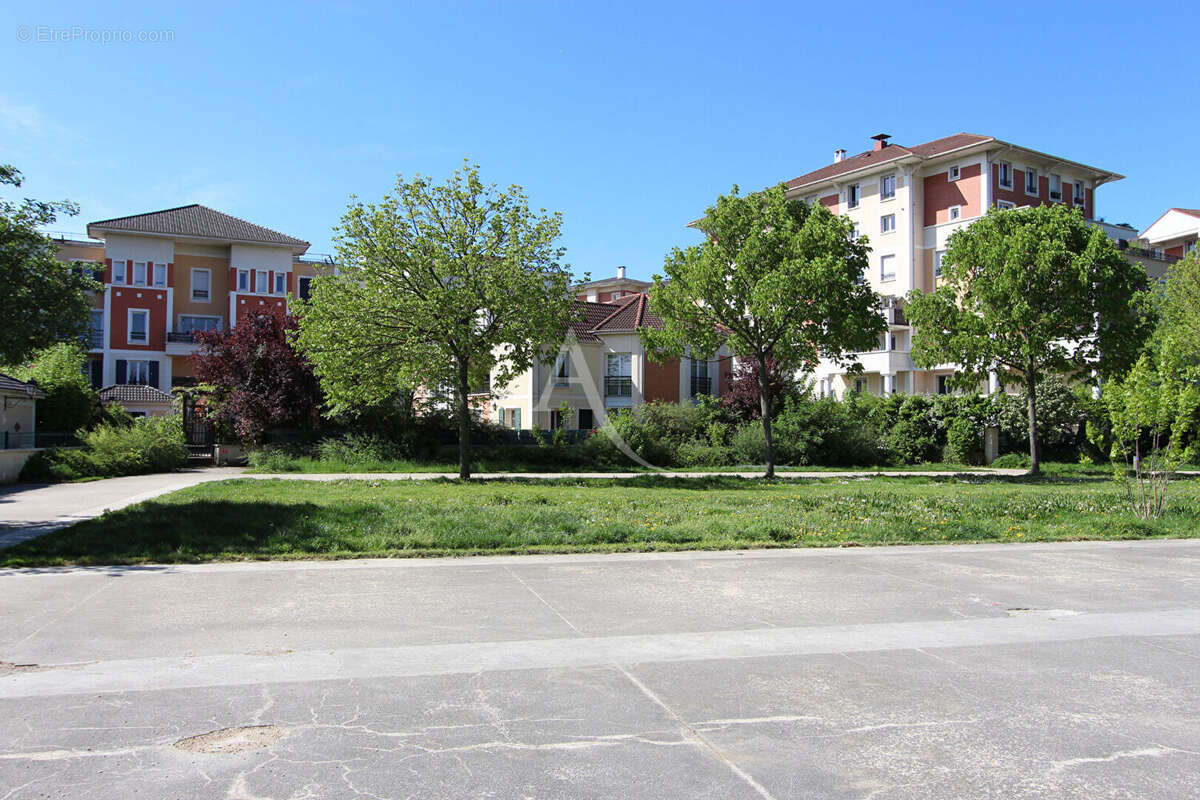 Appartement à VILLENEUVE-LA-GARENNE