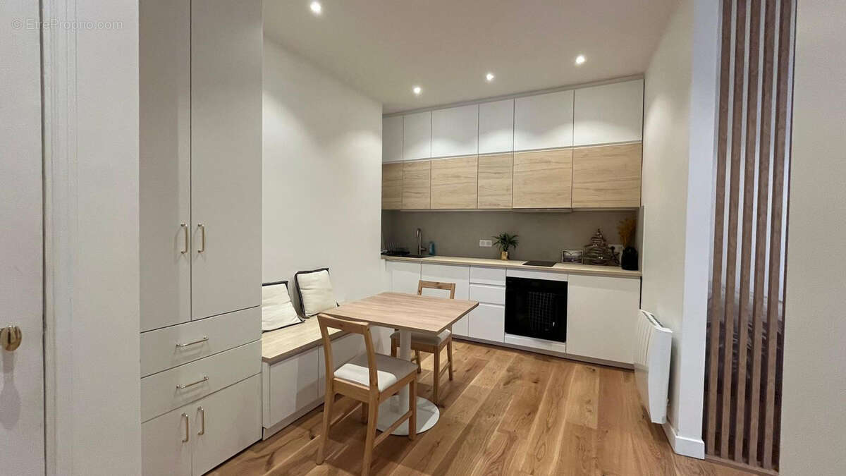 Appartement à PARIS-2E