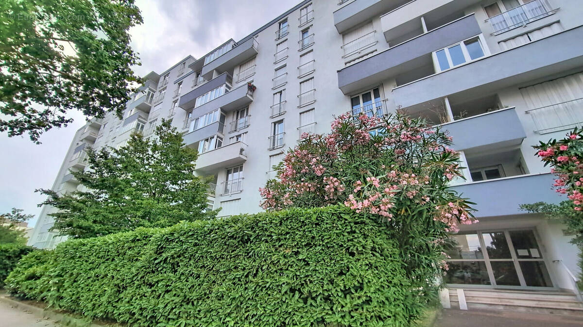 Appartement à COLOMBES