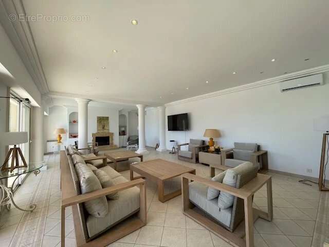 Maison à MANDELIEU-LA-NAPOULE
