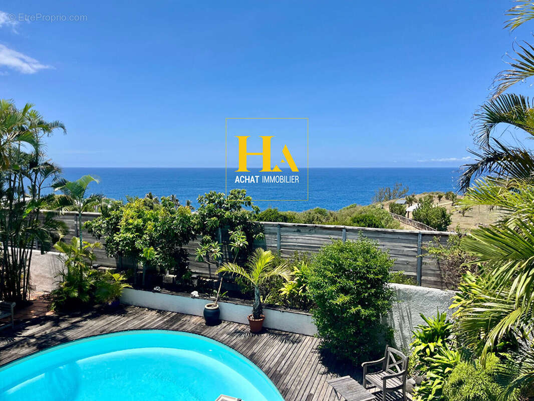 Maison T6  de 232.5 m2 à Saint-Pierre - La Cafrine - photo 2