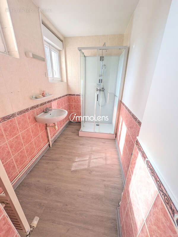 Appartement T3 Bis de 94 m2 avec 2 garages   Saint-Quentin - photo 8