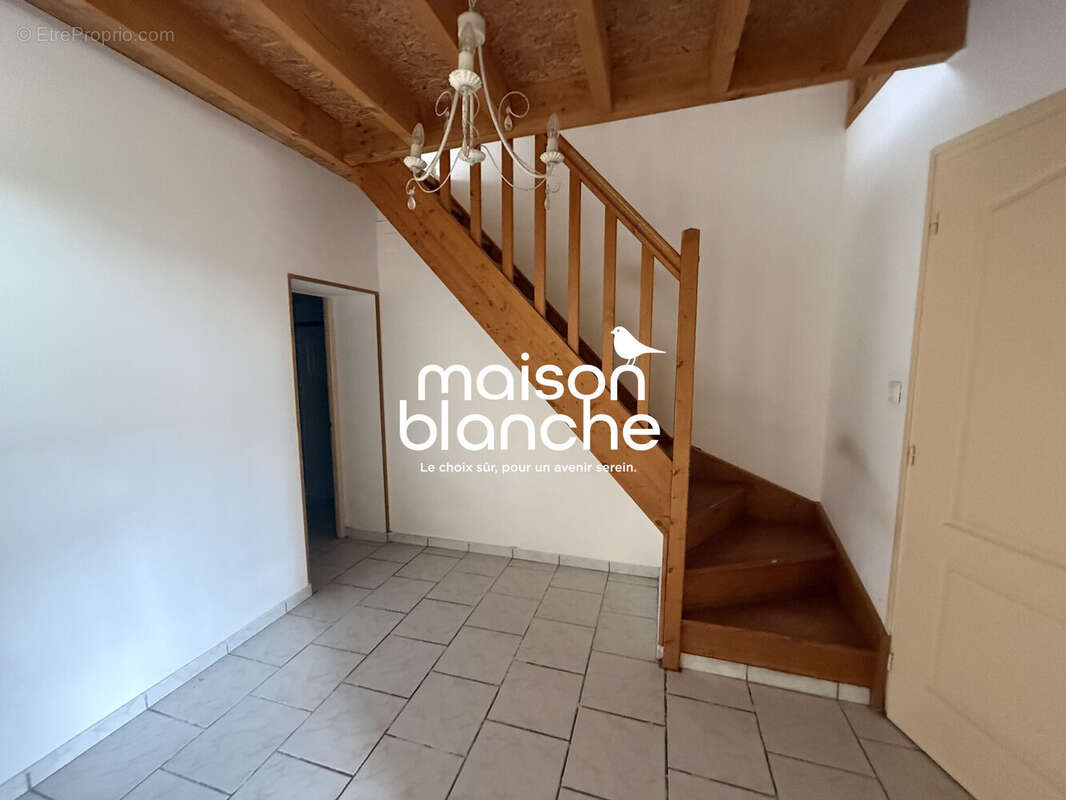 Maison 92 m² à Orignolles  - photo 4