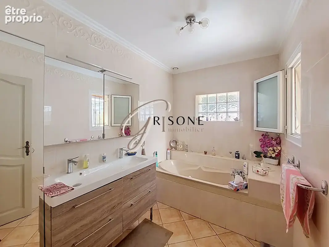 Villa de 127 m² au Brusc à Six-Fours les Plages - photo 7