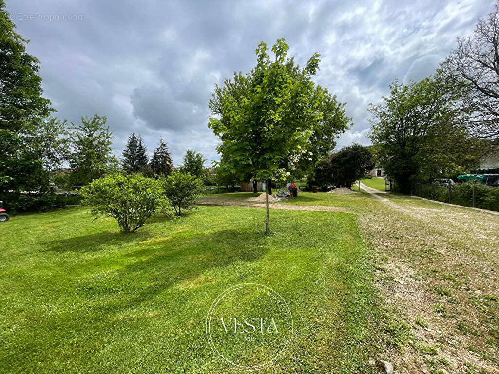 Terrain à MAREY-SUR-TILLE