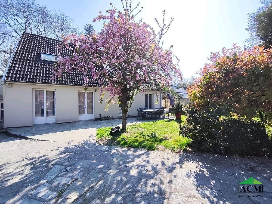 Maison à MERY-SUR-OISE