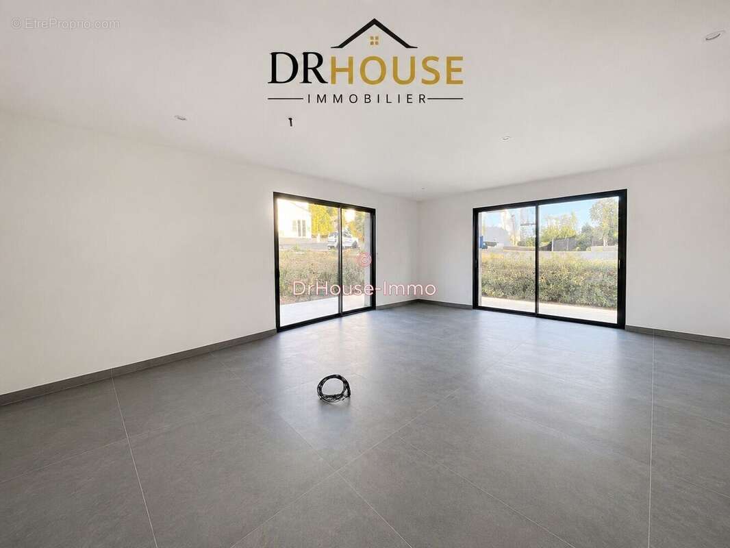 Maison 130 m² à Sebazac-Concoures  - photo 7