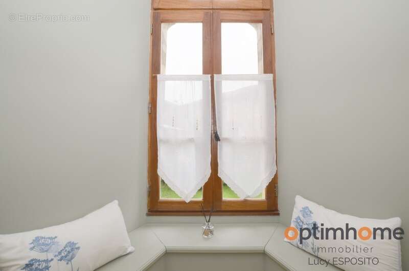 Maison à NANTEUIL-EN-VALLEE