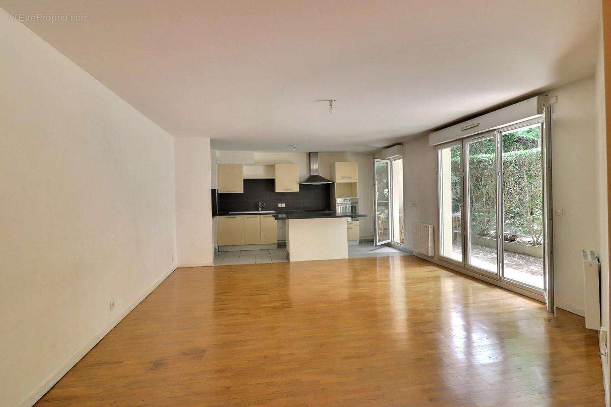 Appartement à SURESNES