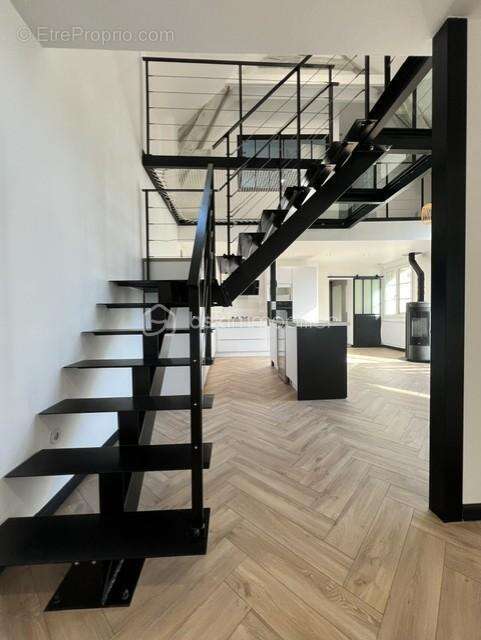 Magnifique longère-briarde en L, offrant 153m2 de charme/volume et robustesse + terrasse privative = vrai coup de coeur  !!! - photo 11
