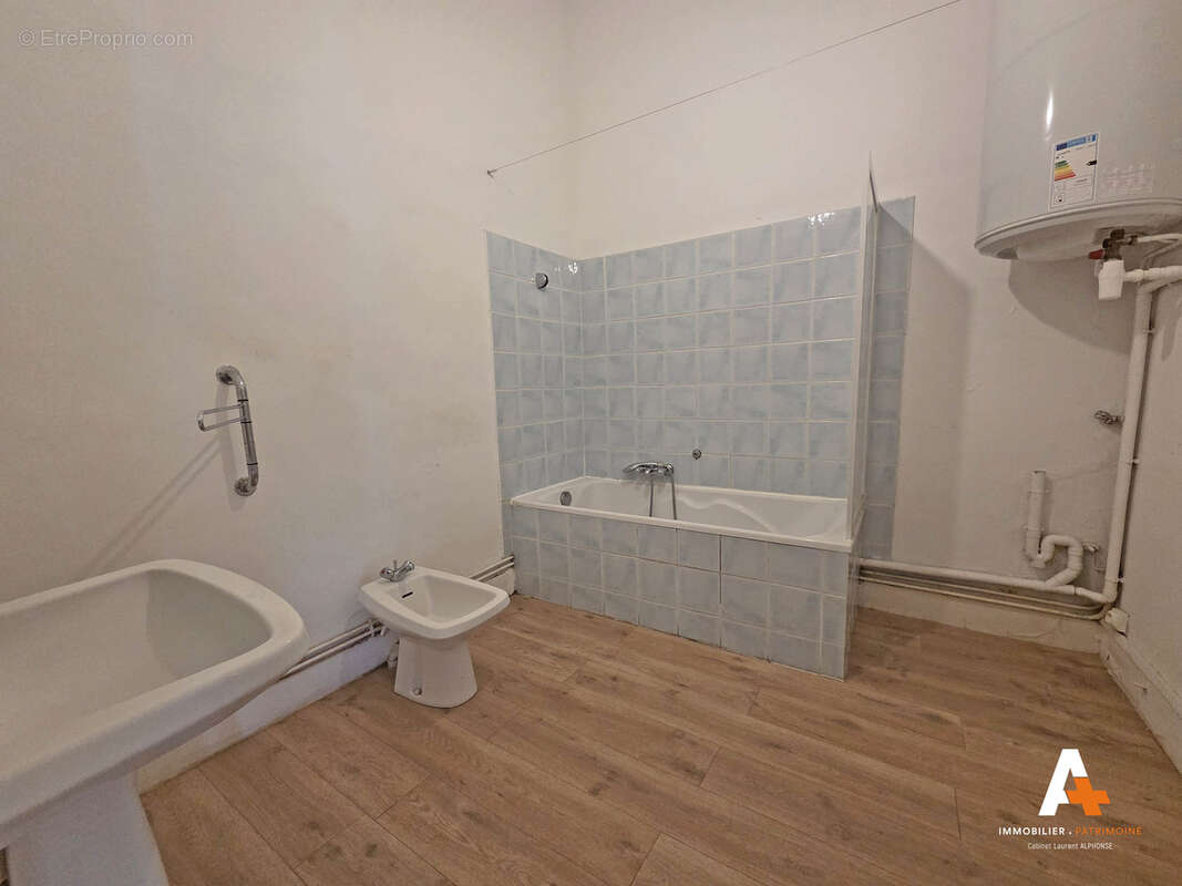 Appartement à MARSEILLE-5E