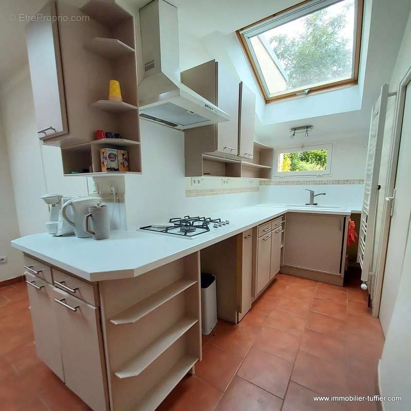 Maison à NEUVILLE-SUR-SARTHE