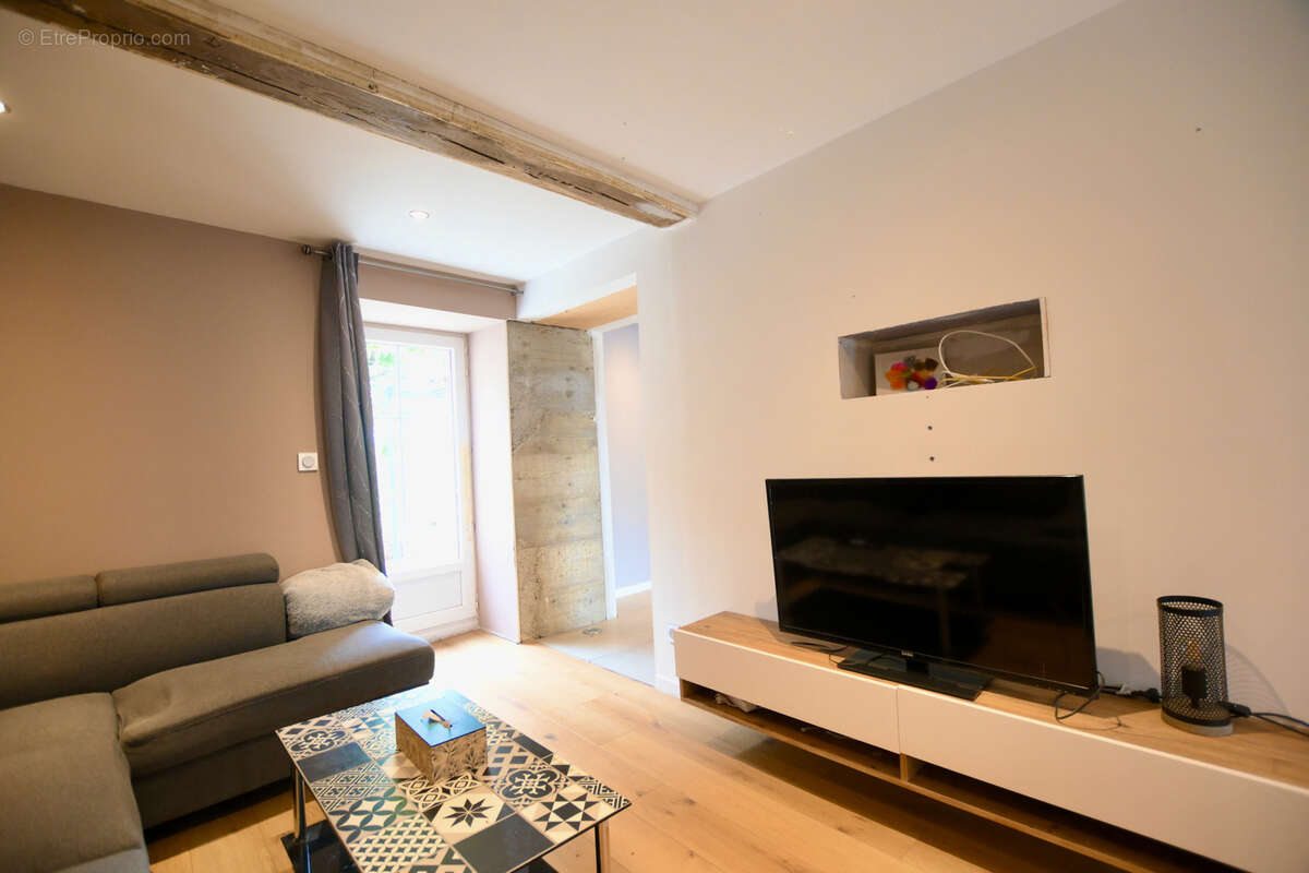 Maison à LA ROCHE-EN-BRENIL