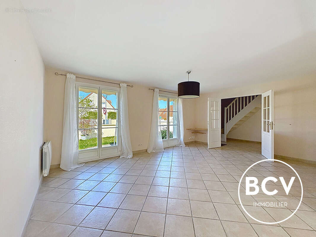 Maison à LE COUDRAY