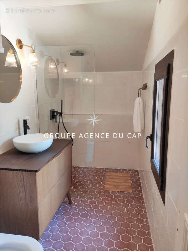Appartement en rez de jardin en bord de mer de sainte maxime - photo 9