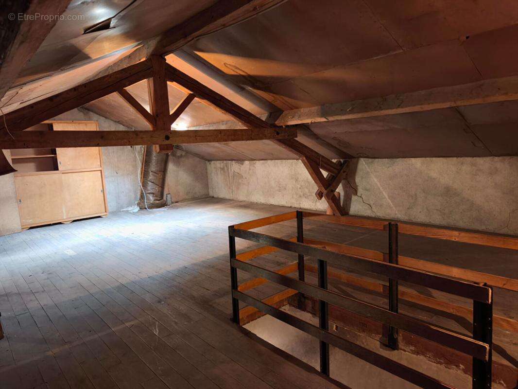 Maison à LABRUGUIERE