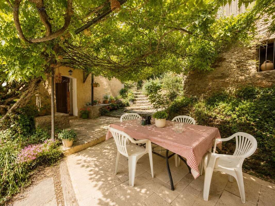 Maison à LA GARDE-FREINET