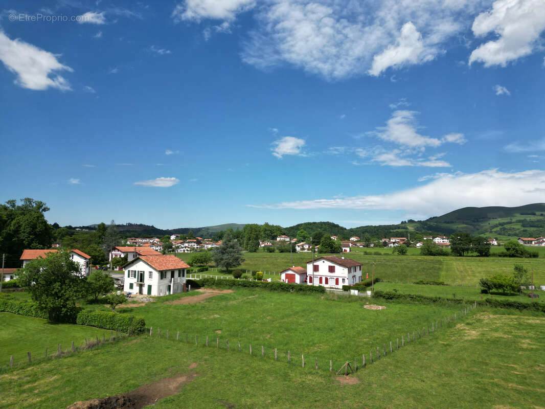 Terrain à SAINT-JEAN-PIED-DE-PORT