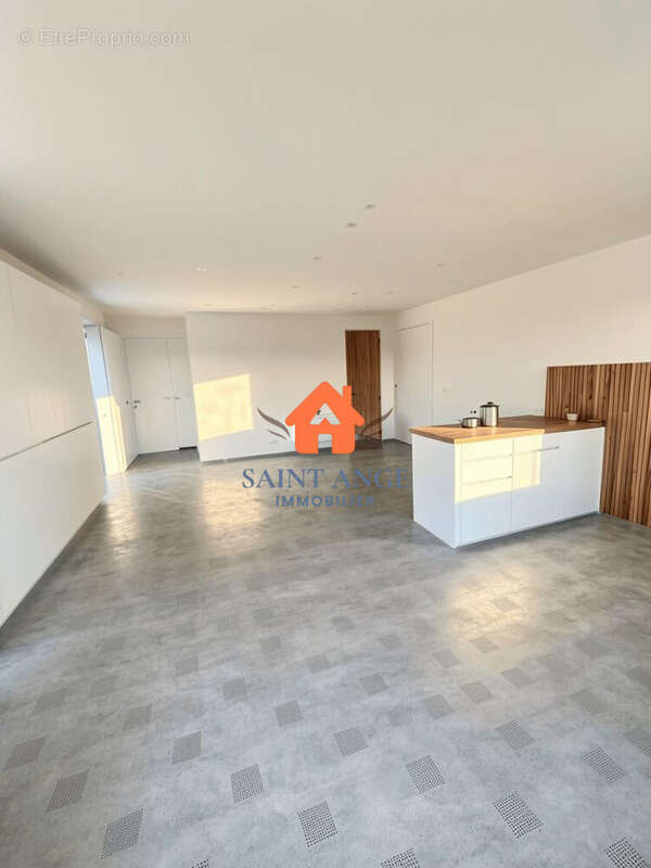 Appartement à LA CRAU