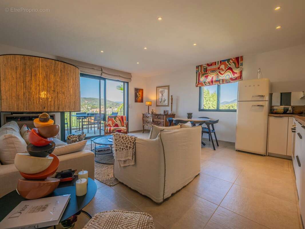 Appartement à proximité immédiate du centre-ville. - photo 5