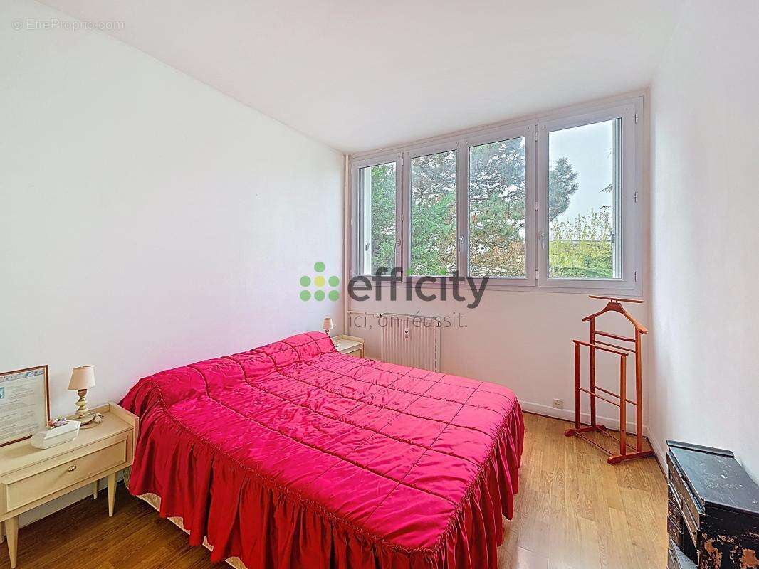 Appartement à LE PLESSIS-TREVISE