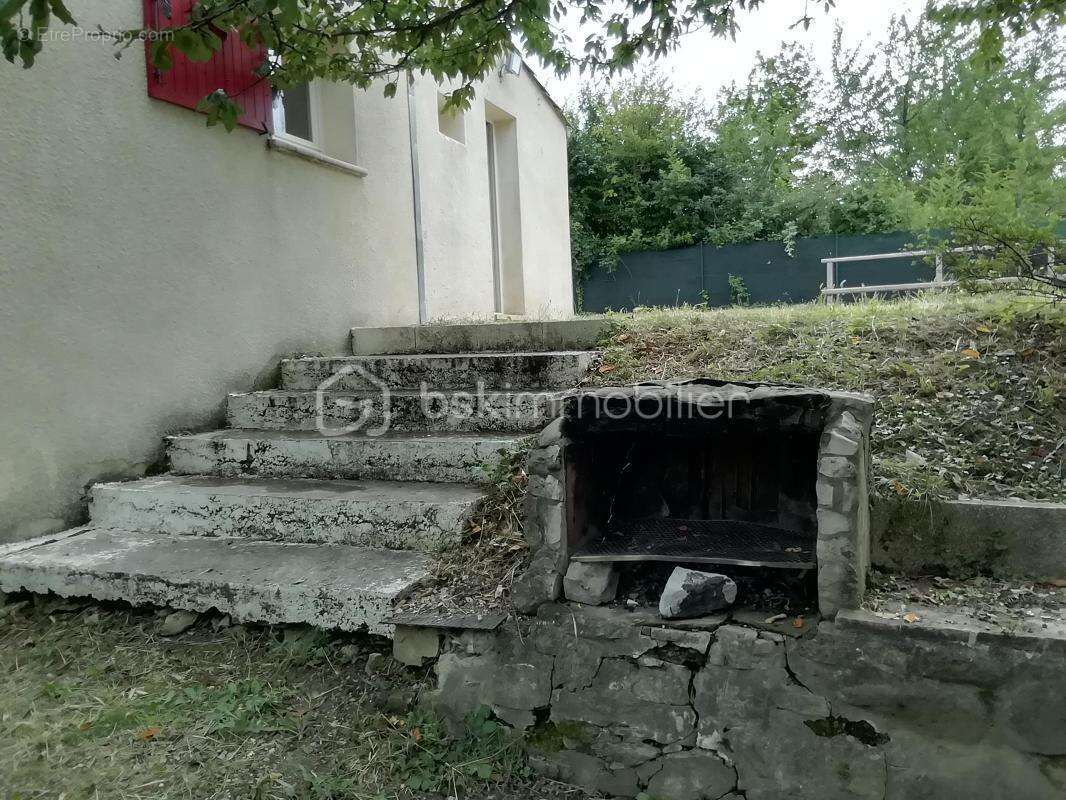 Maison à ALBA-LA-ROMAINE