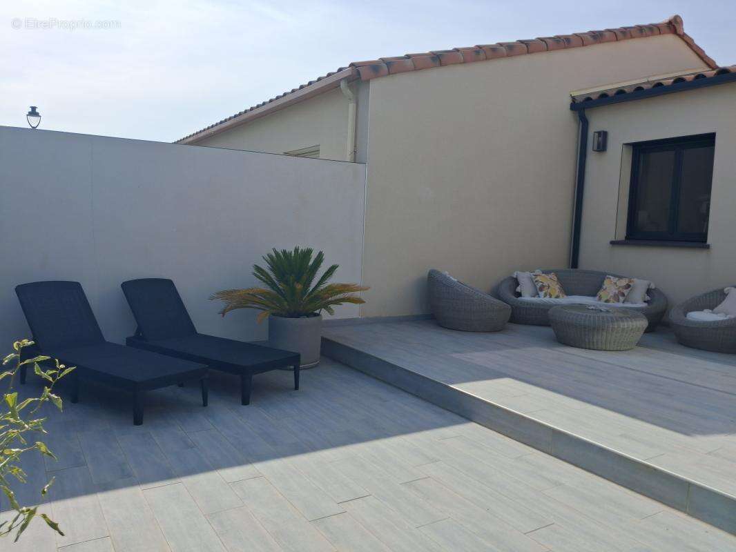 Vente maison de plain-pied T4 à Pomerols avec jardin et garage - photo 3