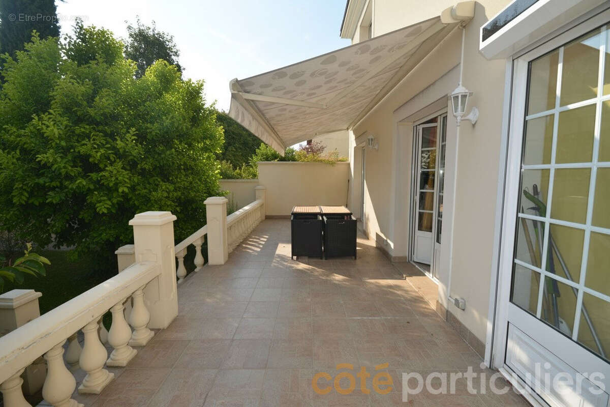 Maison Saint Maur Des Fosses 5 pièces, 4 chambres, sous-sol, jardin - sans travaux. - photo 2