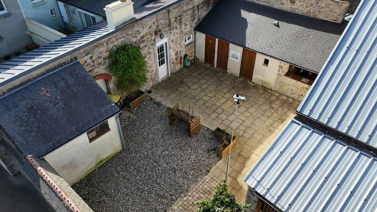 Maison à MONTEBOURG
