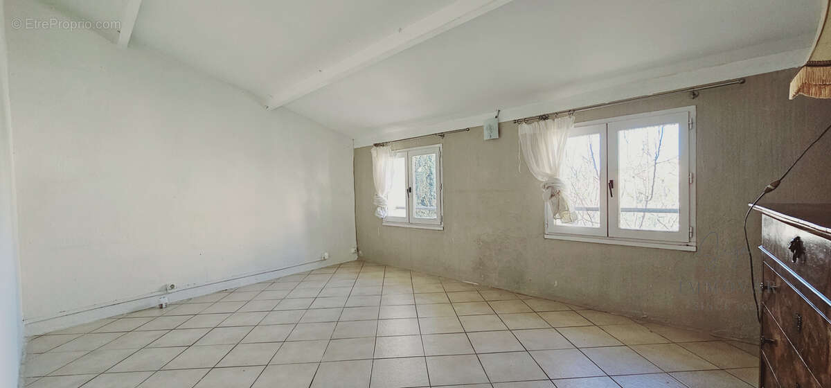 Appartement à LA CADIERE-D'AZUR