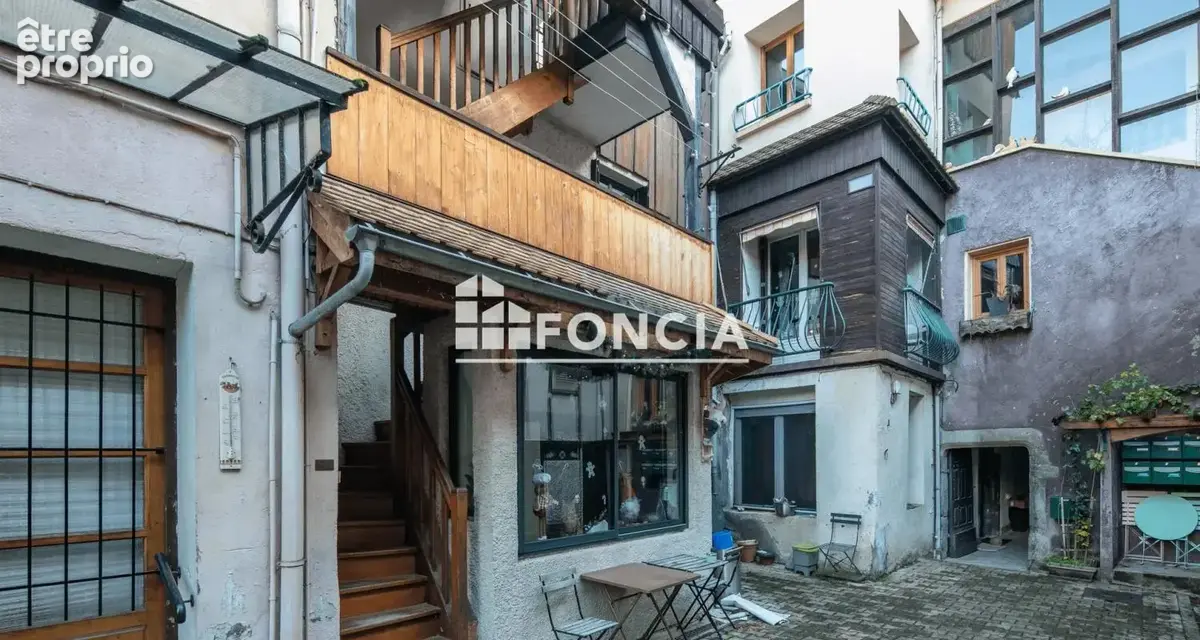 Grand garage et dependances incluses - photo 3